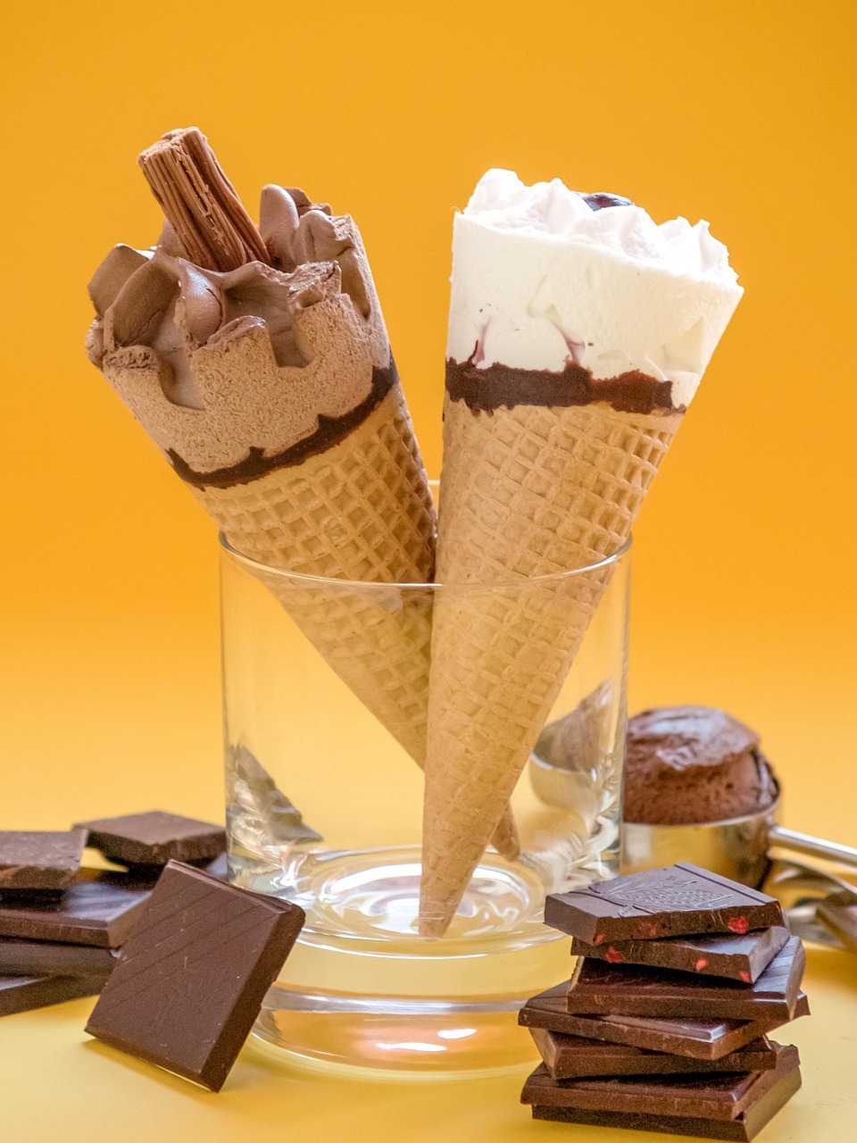 professionelle anleitung zum temperieren von schokolade für perfekte glanz und textur bei pralinen, kuchen und desserts.