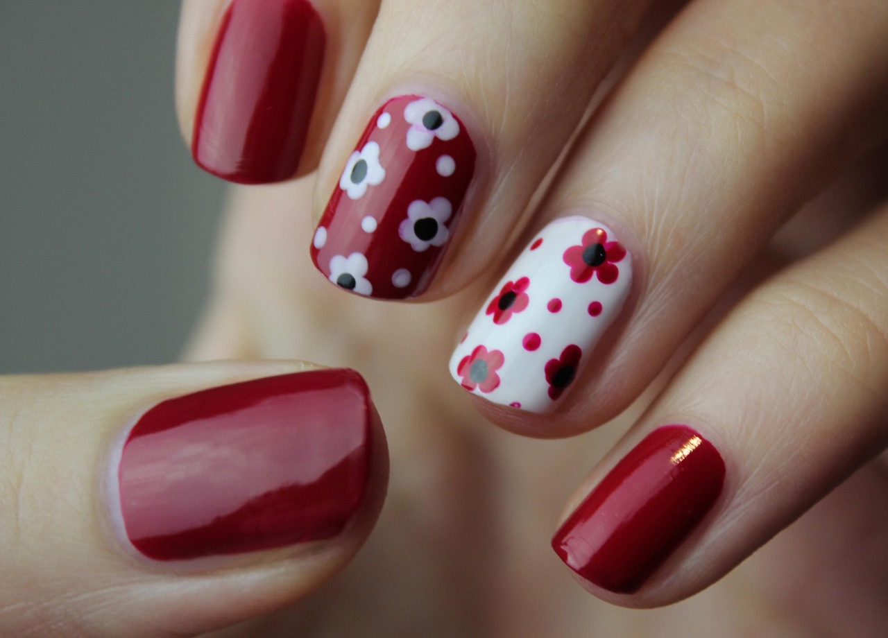 Nagellack-Trends: Farben und Techniken